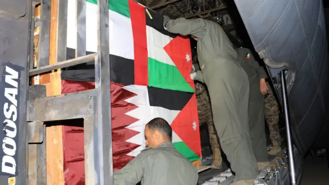 الأردن يعلن إنزال مساعدات طبية للمستشفى الميداني في غزة للمرة الثانية