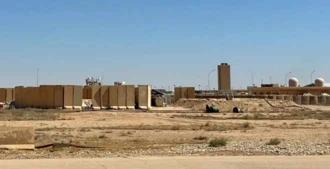 ইরাকের পশ্চিমাঞ্চলের এই বিমানঘাঁটিতে শনিবার হামলা চালানো হয়েছে।