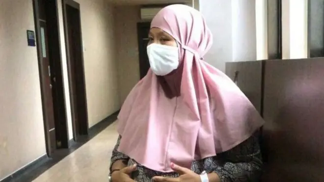 Ervina Yana kehilangan bayinya di dalam kandungan saat akan dilahirkan.