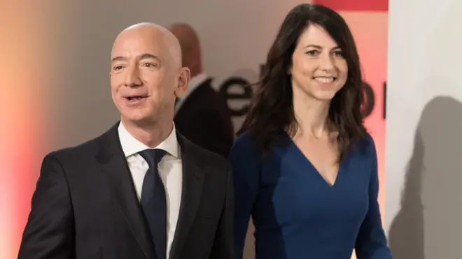 Jeff Bezos và bà MacKenzie có bốn con