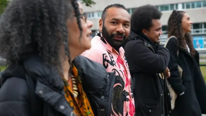 Setidaknya 1.000 orang keturunan Papua yang mencari suaka politik dari tiga generasi berbeda saat ini tinggal di Belanda.