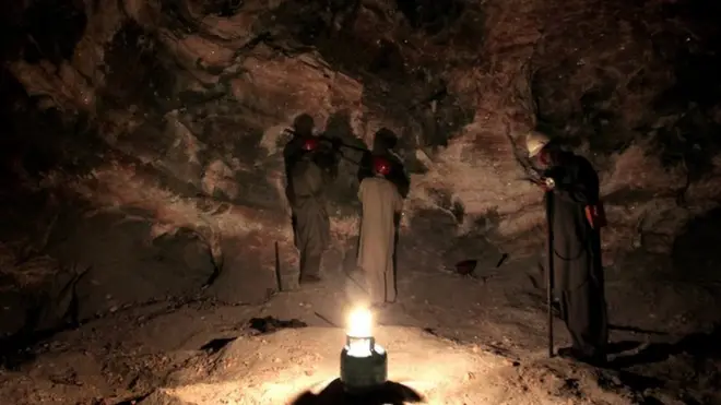 محکمہ خزانہ حکومت بلوچستان کے مطابق پاکستان میں اب تک جو 50 معدنیات دریافت ہوئی ہیں ان میں سے 40 بلوچستان سے حاصل کی جارہی ہیں