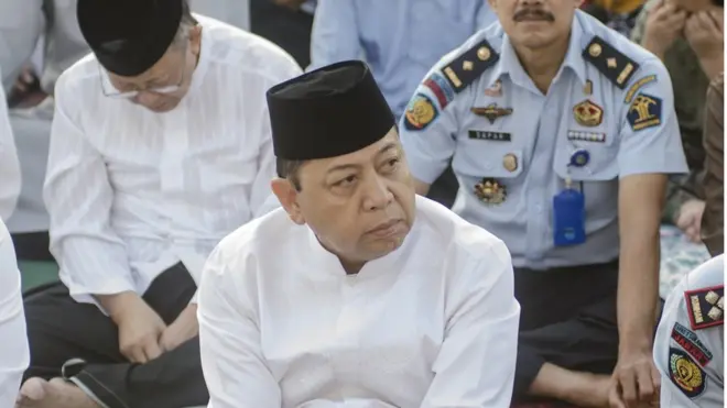 Terpidana kasus korupsi, Setya Novanto (tengah) mendengarkan ceramah di Lapas Sukamiskin, Bandung, Jawa Barat, Rabu (5/6/).