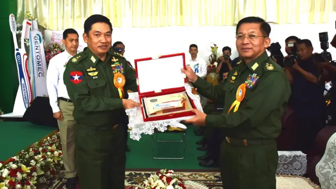 စစ်ခေါင်းဆောင် နဲ့ အတူတွေ့ရတဲ့ ဒုတိယဗိုလ်ချုပ်ကြီး ညိုစော 