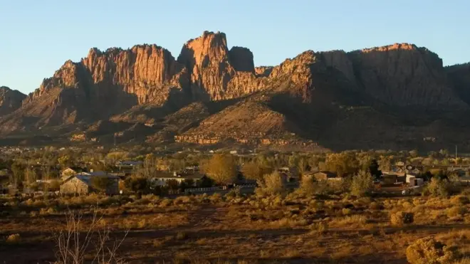Di Short Creek Arizona, kota kecil yang terpencil ini ditinggali komunitas poligami.