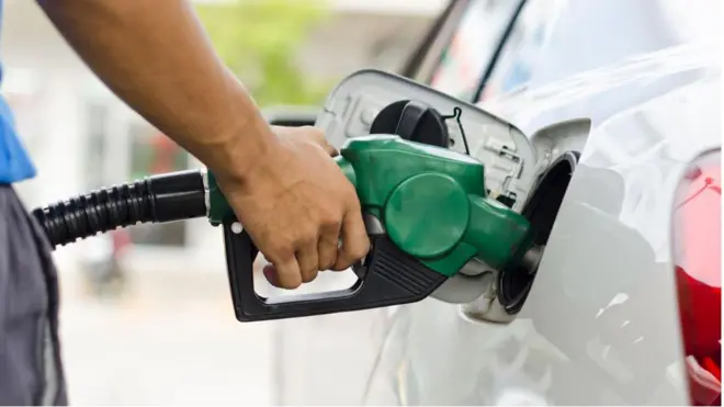 Àwòrán ibi tí wọ́n ti ń ta epo bẹntiróòlù