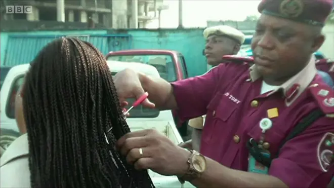 Обрізання волосся як кара