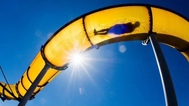 Европа экономит. Бассейны не греют воду, аквапарки закрываются