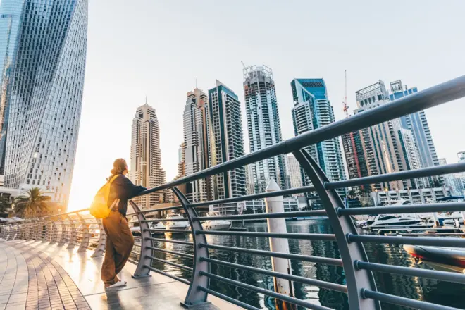 મધ્યપૂર્વ યુદ્ધ, અમેરિકા-ઇઝરાયલ અને ઈરાન યુદ્ધ, દુબઈ ઉપર ડ્રોન અને મિસાઇલ હુમલા, દુબઈને નુકસાન થશે, દુબઈ પર્યટન સ્થળ, બીબીસી ગુજરાતી આંતરરાષ્ટ્રીય સમાચાર,