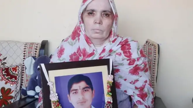 गौरव की मां