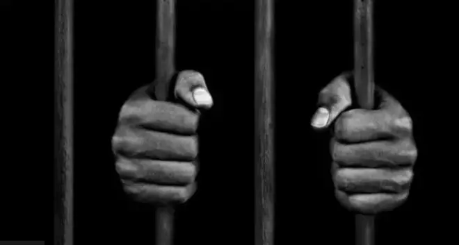 Aworan eeyan dudu ninu ẹwọn