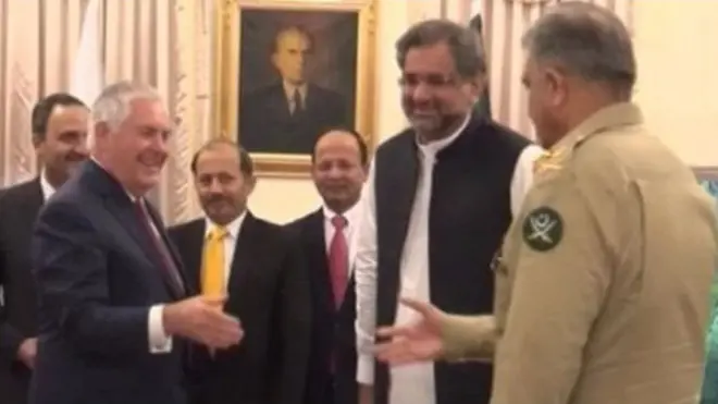 د دوشنبې پر ورځ ولسمشر ټرمپ وویل، چې هېواد یې تېرو ۱۵ کلونو کې پاکستان ته ۳۳ میلیارده ډالره مرسته ورکړې، خو پاکستان وايي دومره مرسته نه ده ورکړل شوې.