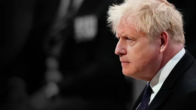 Джонсон остается на посту премьера