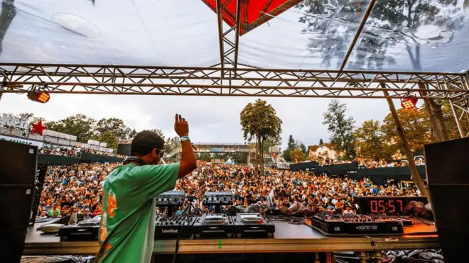 Jedno je sigurno, na festivalima ovog leta neće biti ovako krcato