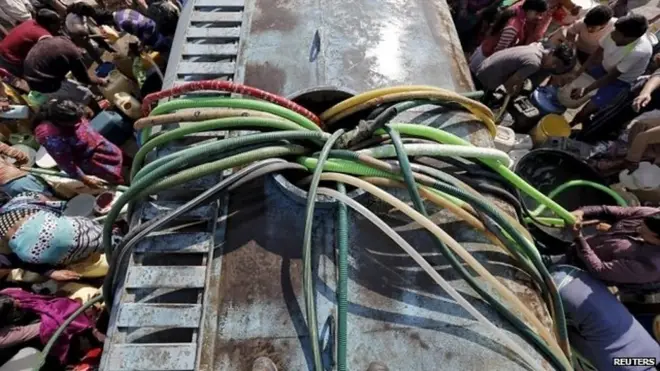 インド暴動　水道破壊で1000万人以上が断水