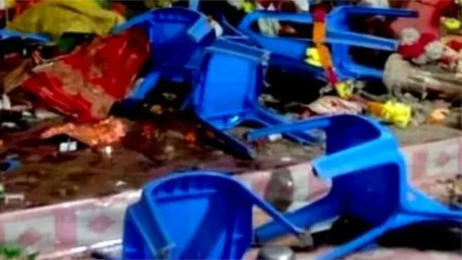 దాడుల్లో ధ్వంసమైన మండపాలు