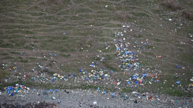 По словам экологов, на побережье Шотландии мусора оказалось гораздо больше, чем они ожидали увидеть