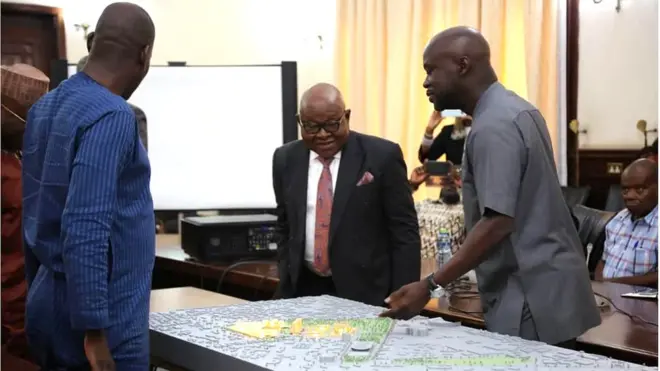 Minister for Parliamentary Affairs, Osei Kyei-Mensah-Bonsu talk sey dem no go spend more than $200 million on de new parliamentary chamber.