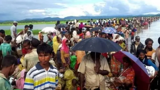 এভাবে দলে দলের রোহিঙ্গারা বাংলাদেশে এসেছিলো। 