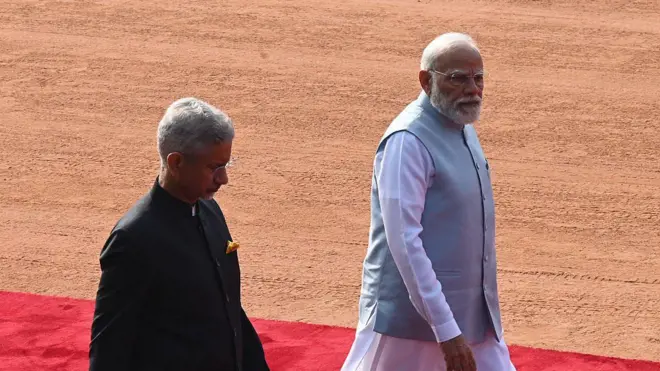 ইরানে যুদ্ধবিরতিতে পাকিস্তানের ভূমিকা নিয়ে সমালোচনার মুখে পড়তে হয়েছে মোদী সরকারকে।