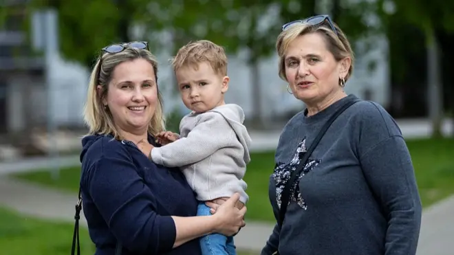 majka i sin - unuk i baka u samoboru, hrvatska