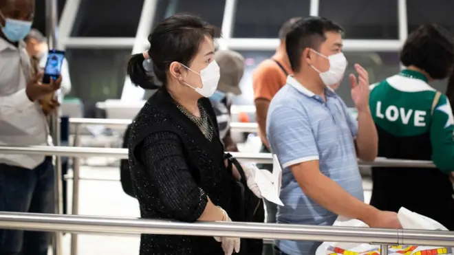 በቦሌ ዓለምአቀፍ በረራ ውስት የአፍና አፍንጫ መሸፈኛ ኣደረጉ ኤዢያውያን