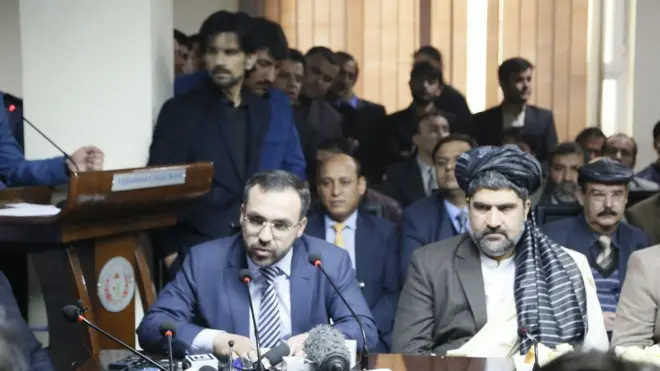 شکرالله عاطف مشعل (سمت چپ) رئیس جدید شورای کریکت افغانستان معرفی شده‌است