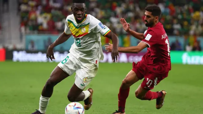 أنعش المنتخب السنغالي آماله في التأهل إلى الدور ثمن النهائي بعدما حصد ثلاث نقاط ثمينة