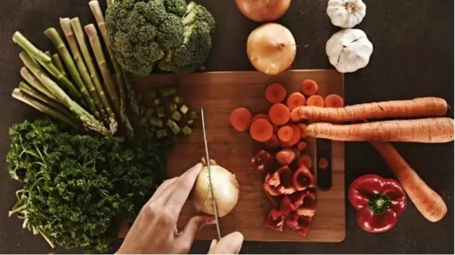 Чому деякі люди відмовляються від веганської дієти?