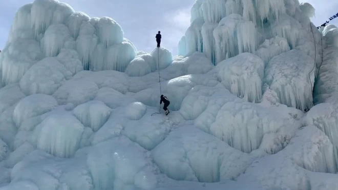 Крижані вежі