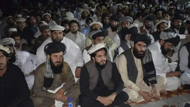 مطاہرین کہنا تھا کہ انھیں احتجاج کرتے ہوئے ایک ہفتے سے زیادہ ہوگیا ہے