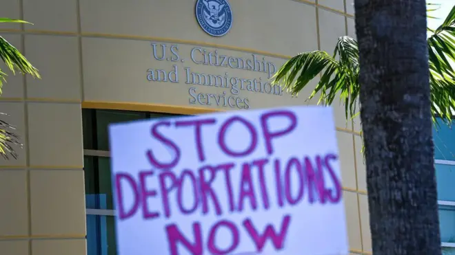 اعتراض به اخراج مهاجران