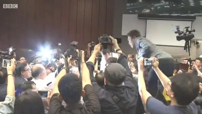 Dhowr xildhibaan ayaa ku dhaawacmay dagaalkan