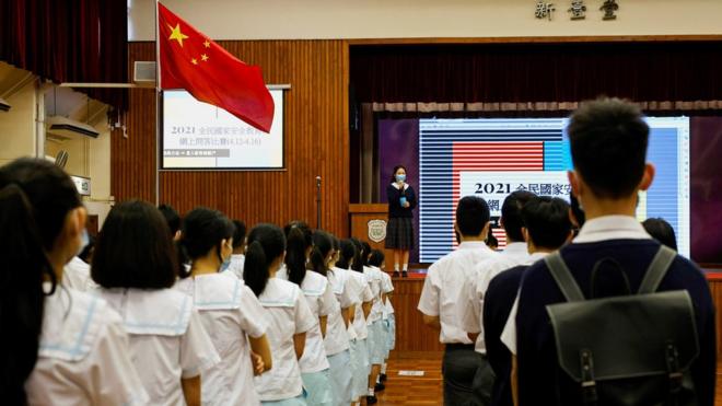 香港的學校有越來越多國家相關的內容。