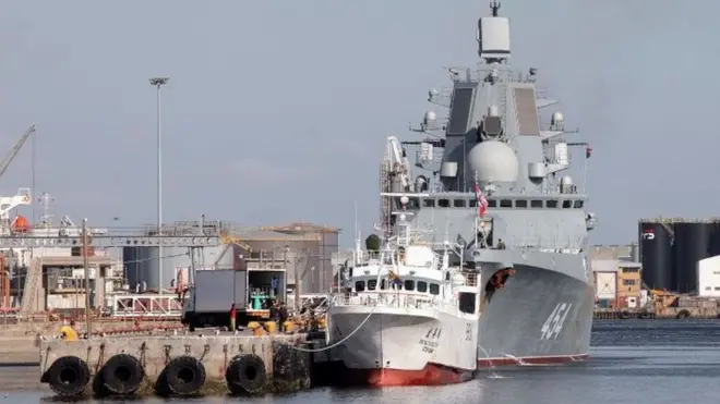 Российский фрегат "Адмирал Горшков" в гавани Кейптауна 13 февраля 2023 года