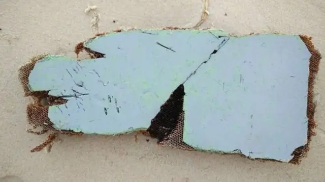 Ймов?рн? уламки л?така MH370, як? знайшли п?д час пошуково? операц??