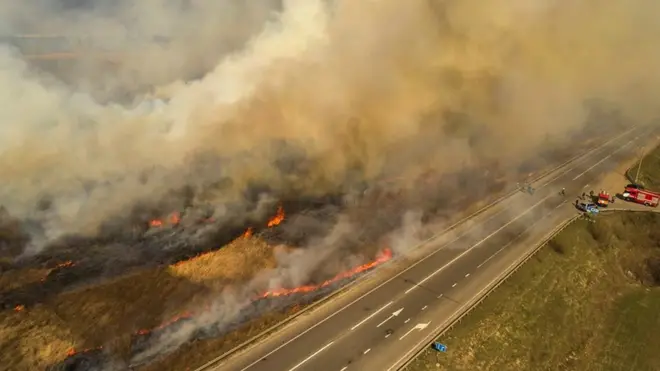 Лише за добу зараз в Україні виникає кілька сотень пожеж в різних регіонах