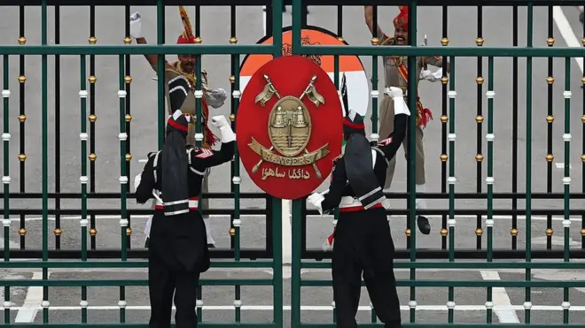 भारत पाकिस्तान वाघा बॉर्डर