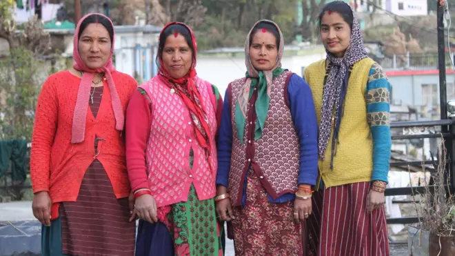 (बाएं से दाएं) गुड्डी देवी, जमुना देवी, ममता देवी और रीना देवी