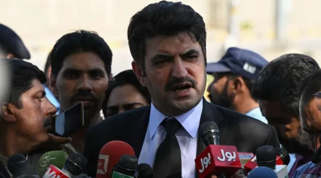 پر شیرافضل مروت مخکې هم د ناندریزو څرګندونو له کبله د ځینو حلقو له لوري نیوکې شوې او ځینو بیا دده څرګندونې د ده 'شخصي نظر' بللی.