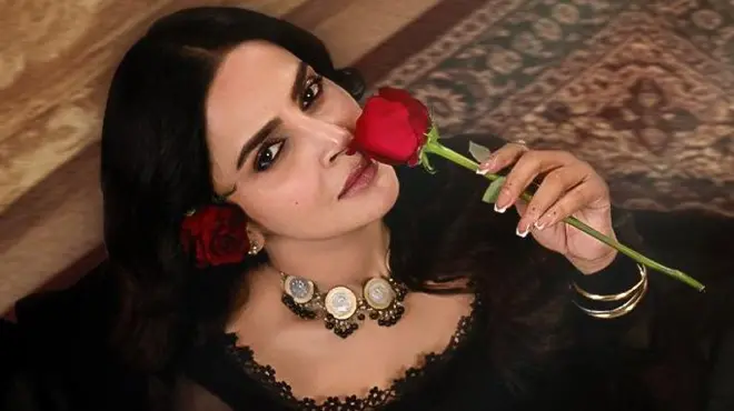 معمہ، صبا قمر