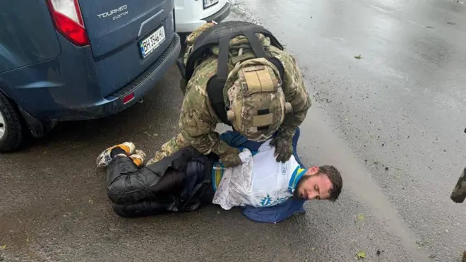  нападник