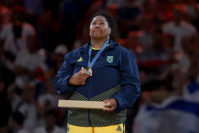 Bia Souza emocionada com medalhacomo apostar na nbaouro