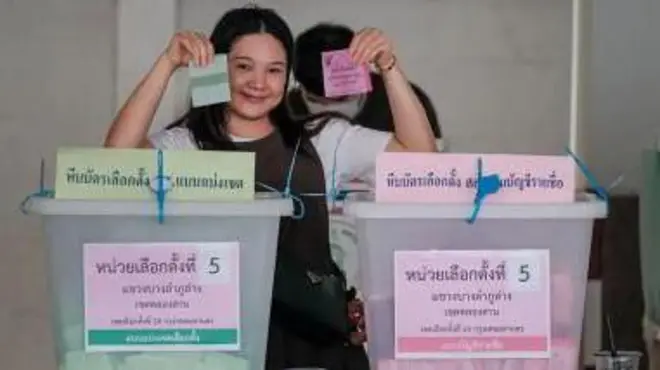 တနင်္ဂနွေနေ့ တစ်နေ့လုံး ထိုင်းပြည်သူတွေ မဲပေးခဲ့