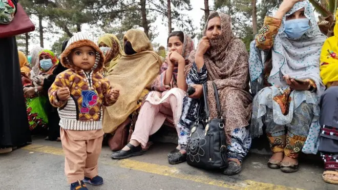 خواتین اساتذہ کا احتجاج