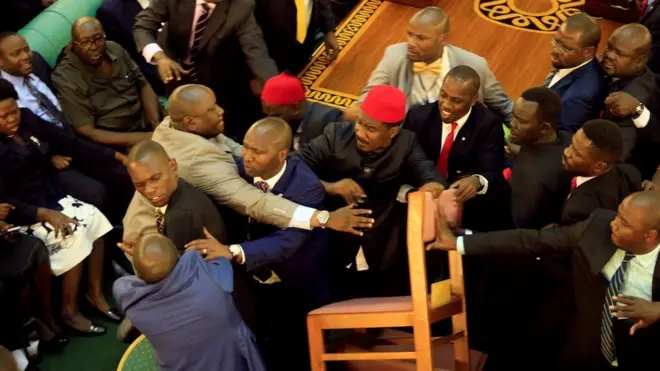 Buuqa ayaa socday muddo 20 daqiiqo ah