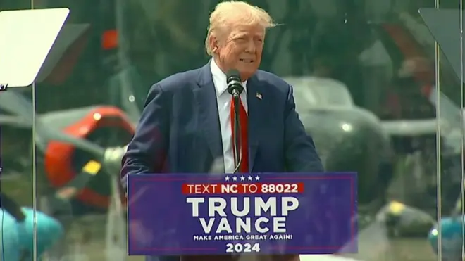 Kako je izgledao prvi Trampov miting na otvorenom posle atentata