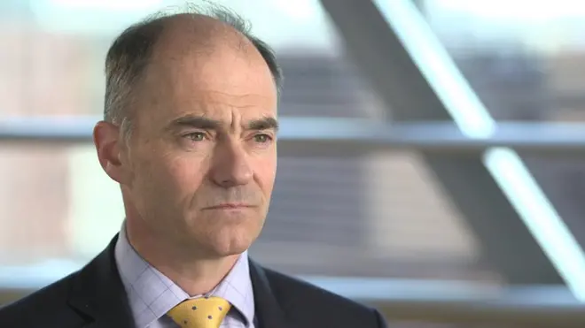 يقول إيست إن شركات أخرى ستتضرر أيضا من "الخروج الصعب" لبريطانيا من الاتحاد