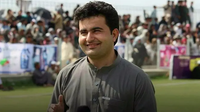 تنظيم الدولة الإسلامية يعلن مسؤوليته عن هجومين في العاصمة الأفغانية كابول أسفرا عن مقتل 25 شخصا من بينهم 8 صحفيين، ومقتل 11 تلميذا في هجوم آخر بإقليم قندهار.