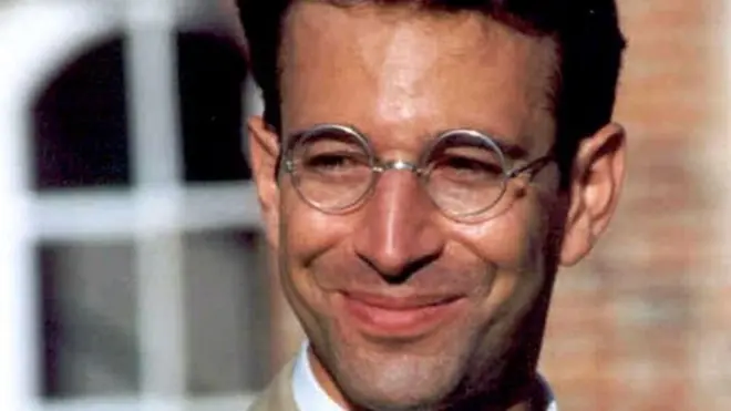 امریکی اخبار وال سٹریٹ جنرل کے جنوبی ایشیا میں نمائندے ڈینیئل پرل 23 جنوری 2002 کو کراچی سے لاپتہ ہوئے تھے